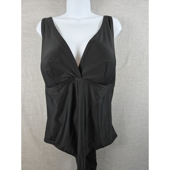 torrid Other - Torrid 4X Swimsuit Bathing Suit One Piece Black Molded Cups No Wires Adjustable